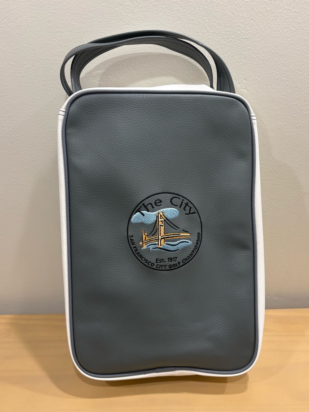 Jones Classic Golf Shoe Bag NWT The City San Francisco Gray
